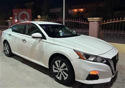 نيسان ألتيما